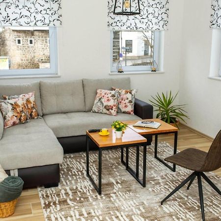 Apartman Uno ヤイツェ エクステリア 写真